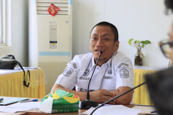 Bupati Lutim Ibas Pimpin Rapat Strategis, Dorong Solusi Kolaboratif Atasi Sampah