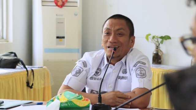 Bupati Lutim Ibas Pimpin Rapat Strategis, Dorong Solusi Kolaboratif Atasi Sampah