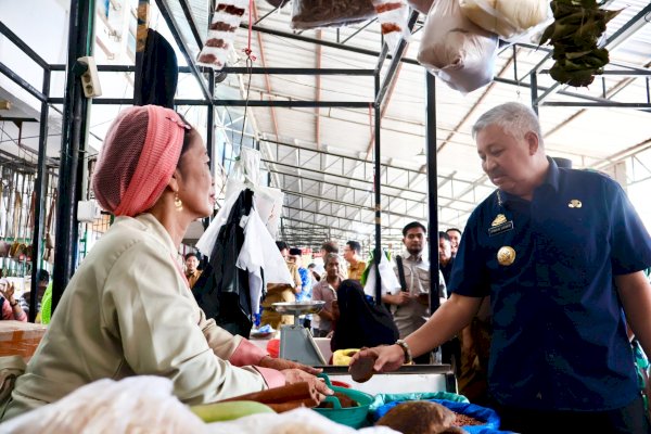 Bupati Irwan Turun Langsung, Pastikan Harga Pangan di Pinrang Tetap Stabil Jelang Lebaran