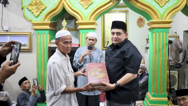 Wali Kota Makassar, Munafri Aridufdin, bersama jajaran Pemerintah Kota Makassar menutup rangkaian Safari Ramadan di Pulau Barrang Lompo.