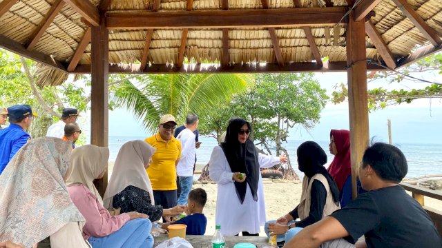 Wakil Bupati Luwu Timur, Puspawati Husler, melakukan kunjungan ke objek wisata di wilayah Kabupaten Luwu Timur.
