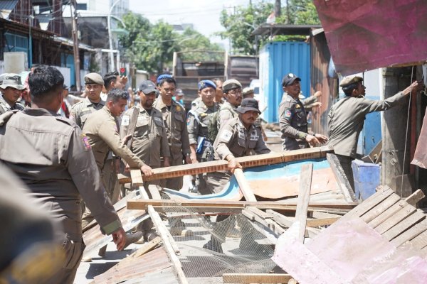 Pemkot Makassar Tertibkan PKL di Ujung Tanah, Utamakan Dialog dan Solusi