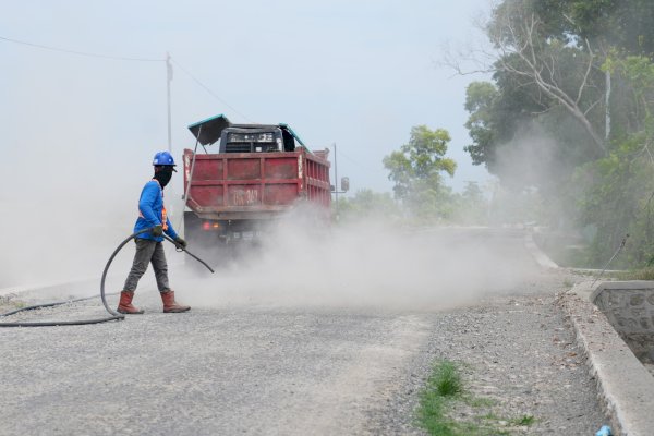 Tak Sekadar Aspal: Perbaikan Jalan Hadirkan Keadilan dan Kesejahteraan