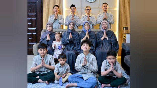 Ketua DPRD Sulawesi Selatan, Andi Rachmatika Dewi, bersama keluarga.