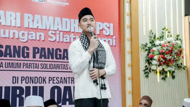 Safari Ramadan di Ponpes Nurul Qadim, Kaesang Disambut Jamuan Sate