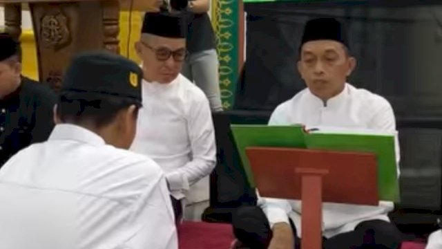 Bupati Sidrap, H. Syaharuddin Alrif, hadir langsung menyaksikan uji hafalan para santri.