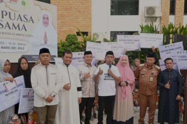 Buka Puasa di Kulo, Bupati Sidrap Syaharuddin Alrif Serahkan Bantuan untuk UMKM dan Warga