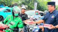 Cicu Gerakkan Kader NasDem Makassar Berbagi Takjil di 15 Kecamatan