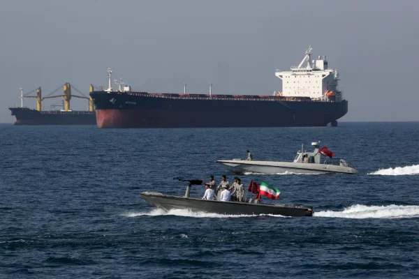 Iran Serang Kapal Tanker dan Tutup Selat Hormuz