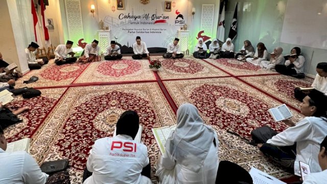 Pengurus DPP PSI memulai rangkaian khataman Al-Qur&rsquo;an bersama di Kantor DPP PSI.