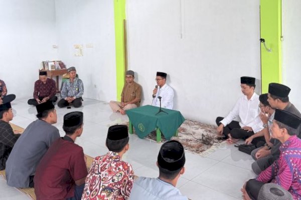 Pererat Silaturahmi, Ketua DPP PSI Bagikan Kado Ramadan di Ponpes Muhammadiyah