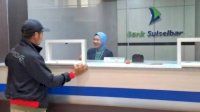 Layanan Bank Sulselbar Normal Kembali, Nasabah Mulai Bertransaksi