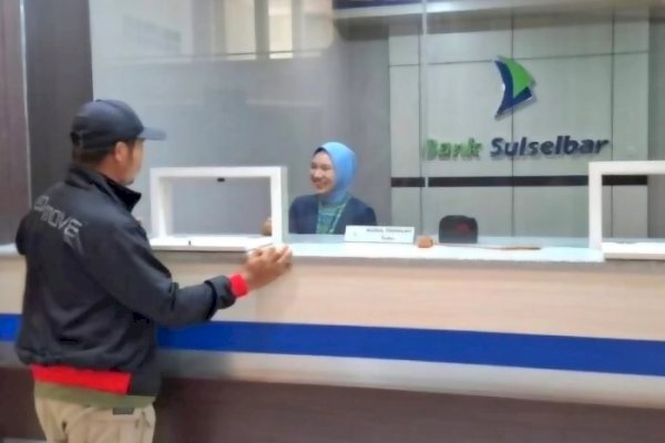 Layanan Bank Sulselbar Normal Kembali, Nasabah Mulai Bertransaksi