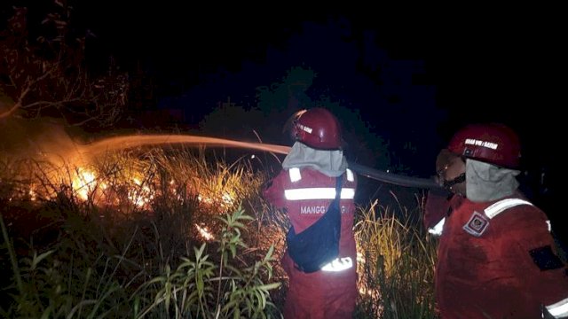 Regu Manggala Agni dari Balai Pengendalian Kebakaran Hutan (Dalkarhut) Wilayah Sumatera.