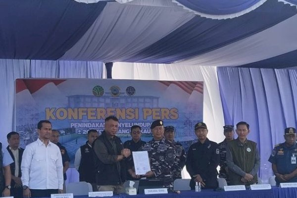 Sinergi Gakkum Kehutanan dan TNI AL Dumai Gagalkan Penyelundupan 200 Ton Arang Bakau ke Malaysia