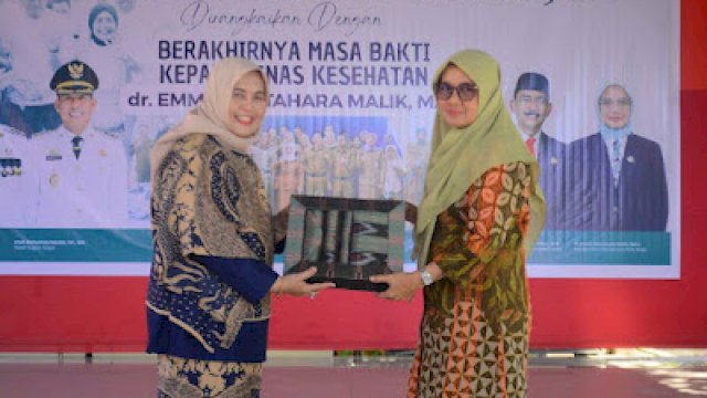 Pemkab Sinjai Beri Penghargaan untuk dr. Emmy