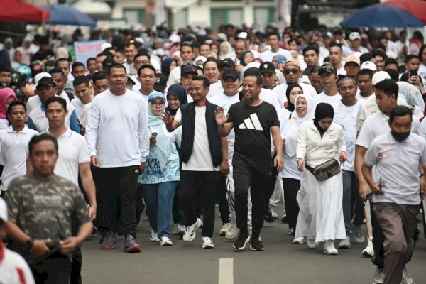 Semarak Hari Jadi Bone ke-696, Gubernur Sulsel Lepas Puluhan Ribu Warga Ramaikan Jalan Sehat Anti Mager