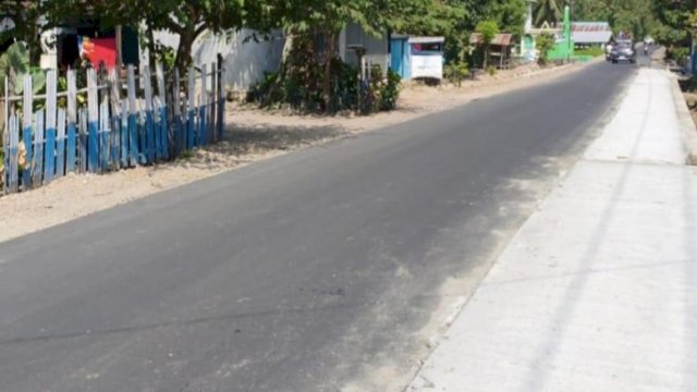 Ruas jalan penghubung antara Kabupaten Pinrang dan Sidrap.