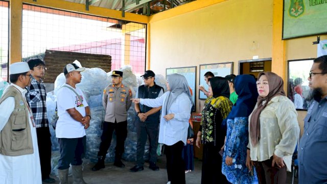 Wagub Fatmawati Rusdi Tinjau TPS3R Sidrap, Tekankan Edukasi Sampah