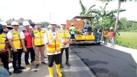 Gubernur Sulsel Tinjau Progres MYP Jalan di Pinrang-Enrekang, Pengerjaan Capai 57 Persen