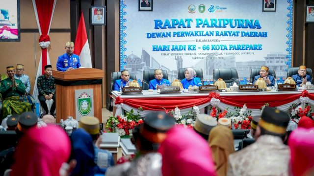 Gubernur Sulsel, Andi Sudirman Sulaiman, saat menghadiri peringatan Hari Jadi ke-66 tahun Kota Parepare.