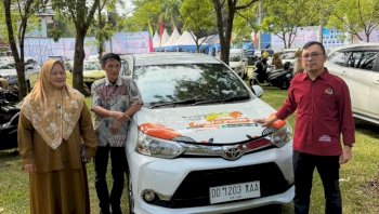 Gubernur Sulsel Serahkan Mobil Layanan Kesehatan untuk Warga Rongkong