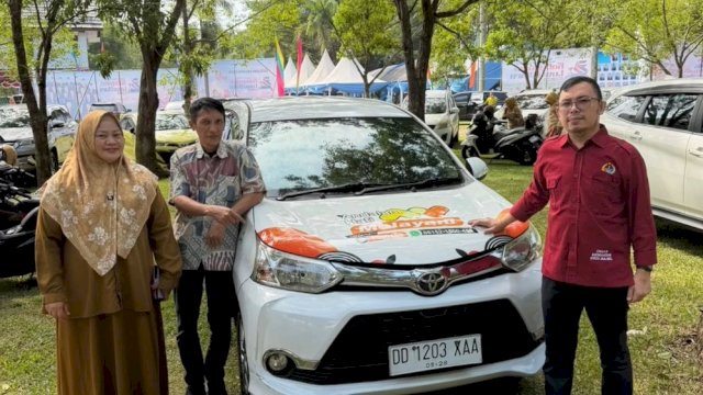 Gubernur Sulsel Serahkan Mobil Layanan Kesehatan untuk Warga Rongkong