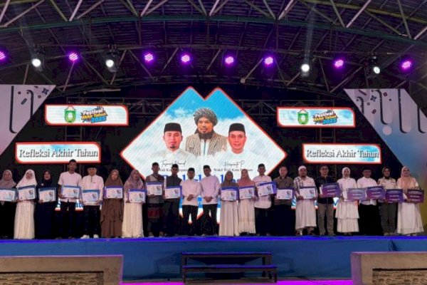 Tasming Hamid Serahkan Penghargaan Inovasi Daerah, Apresiasi Karya ASN Parepare