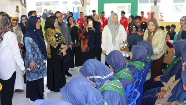 Wakil Gubernur Sulawesi Selatan, Fatmawati Rusdi, melaksanakan kunjungan kerja di SMP Muhammadiyah Boarding School (MBS) Rappang. (Dok. Humas Sidrap).