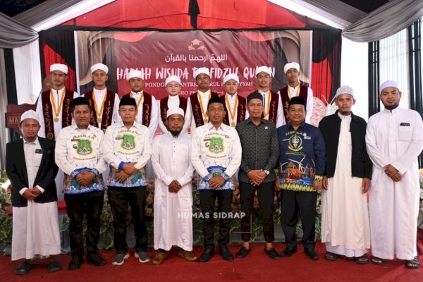 Wisuda Tahfidz ke-4, Bupati Syaharuddin Tegaskan Mimpi Besar Sidrap Jadi Lumbung Qurani