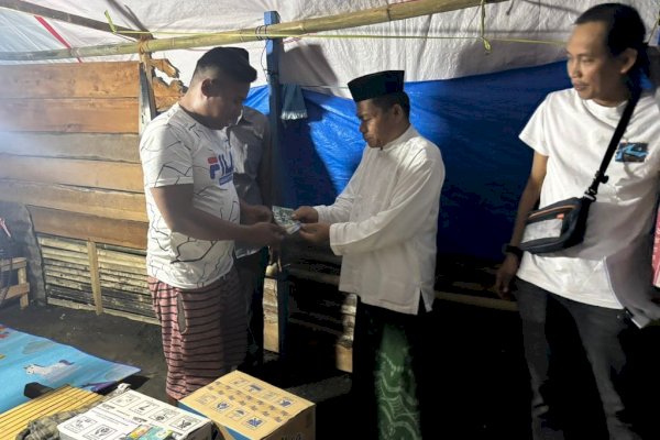 LAZ Hadji Kalla Salurkan Voucher Belanja bagi Korban Kebakaran di Polman