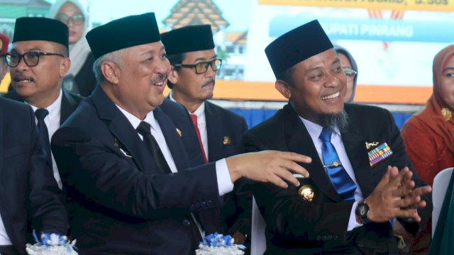 Gubernur Sulsel Andi Sudirman Sulaiman, bersama Bupati Pinrang Andi Irwan Hamid.