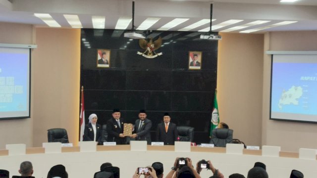 Paripurna DPRD Makassar tentang penyampaian hasil reses.