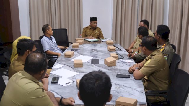 Wakil Bupati Pinrang, Sudirman Bungi, S.IP., M.Si., dalam rapat koordinasi penertiban pedagang dan estetika kota.