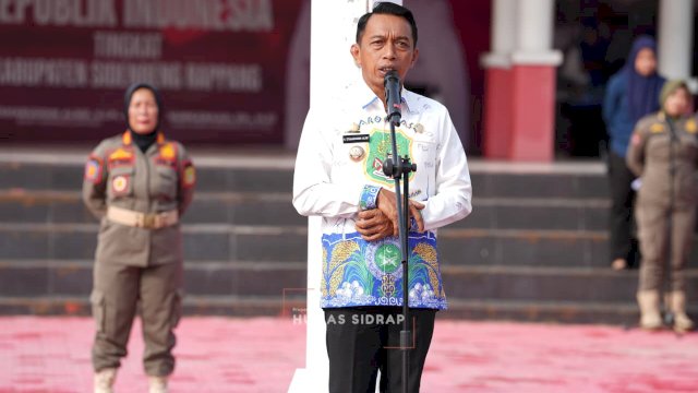 Bupati Sidrap, Syaharuddin Alrif, memimpin langsung Apel Gabungan di Lapangan Kompleks SKPD.