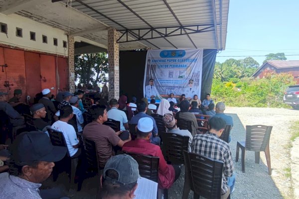 Luwu Timur Salurkan Pupuk Bersubsidi untuk 1.163 Pembudidaya Ikan