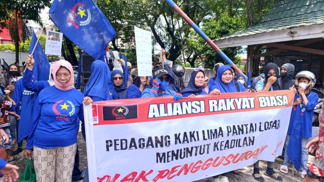 DPRD Makassar Tegaskan PKL Losari Tak Digusur, Hanya Ditata