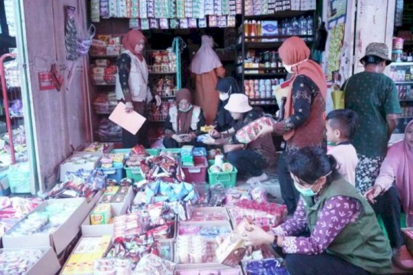 TKPOM Lutim Sidak 11 Kecamatan, Temukan Produk Kedaluwarsa