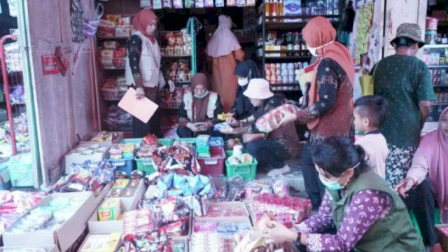 TKPOM Lutim Sidak 11 Kecamatan, Temukan Produk Kedaluwarsa