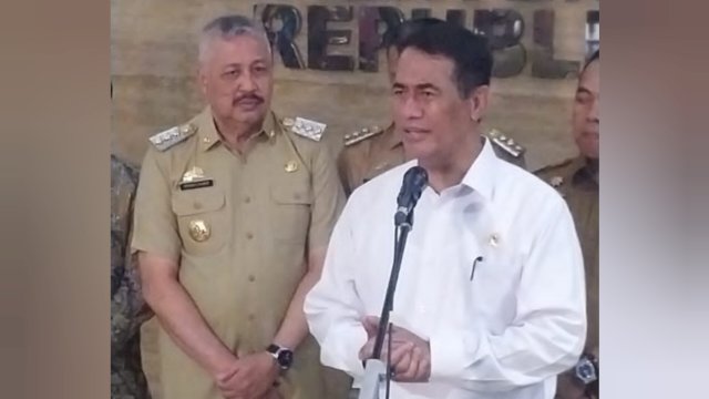Bupati Pinrang, H. A. Irwan Hamid, S.Sos mengikuti rapat koordinasi bersama Menteri Pertanian Republik Indonesia.