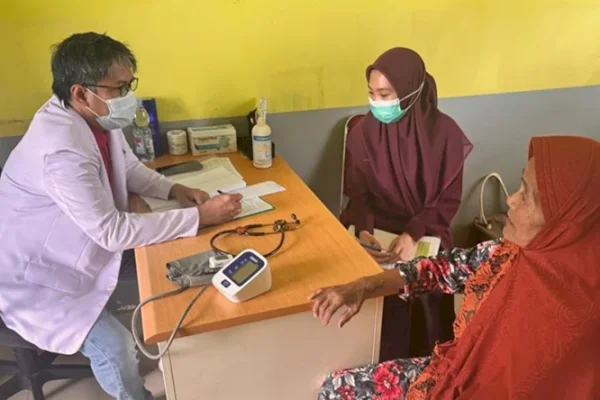 Pertama Kali, Dokter Spesialis Sambangi Puskesmas Bantilang dan Mahalona