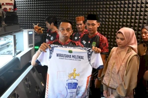 Dari Desa Talumae, Bupati Sidrap Dorong Ekonomi Lokal Lewat Industri Kreatif