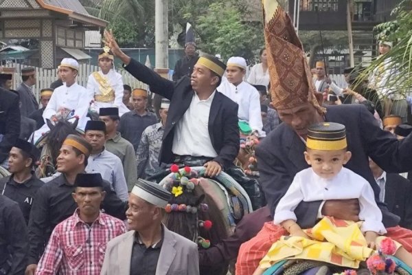 Di Atas Pelana, Bupati Sidrap Menjaga Marwah dan Mendekatkan Diri ke Rakyat