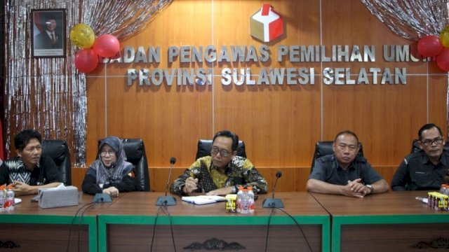 Bawaslu Provinsi Sulawesi Selatan menggelar kegiatan Penguatan Kapasitas SDM dan Literasi Etika Penyelenggara Pemilu.