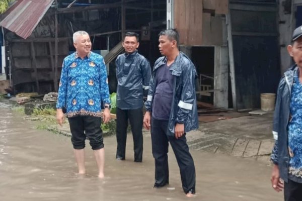 Bupati Pinrang Sidak Genangan, Temukan Drainase Tersumbat Sampah
