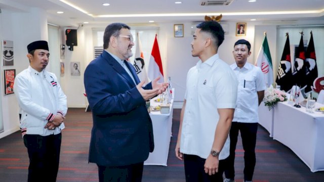 Ketua Umum DPP PSI Kaesang Pangarep menerima silaturahmi Dubes Iran untuk Indonesia, Mohammad Boroujerdi.