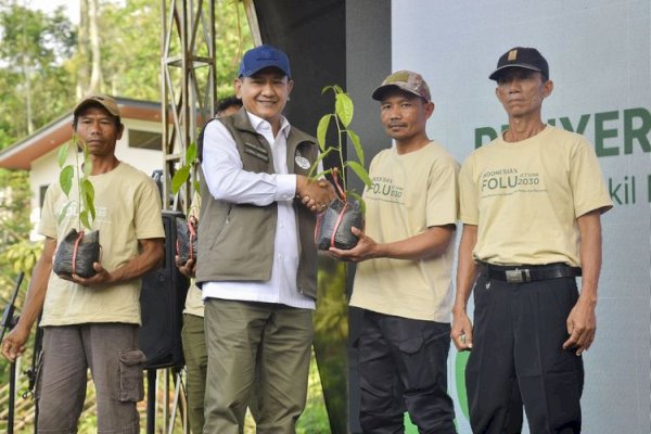 Wamenhut Dorong Replikasi Model Konservasi Berbasis Masyarakat di Sukabumi