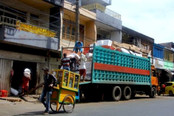 DPRD Makassar Warning Penertiban Gudang Tanpa Tebang Pilih