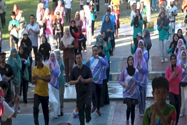 Bupati Yusran Hadiri Senam Massal, Ajak Warga Jaga Kebugaran