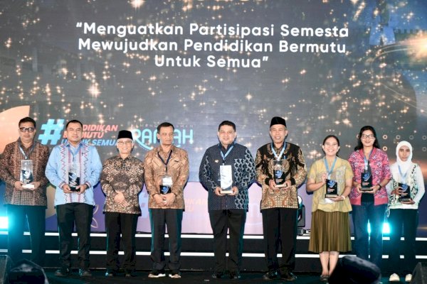 Munafri Terima Penghargaan Nasional, Pemkot Makassar Dinilai Sukses Jalankan Wajib Belajar 13 Tahun